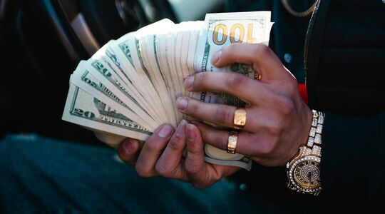 wanneer ben je rijk of arm geld