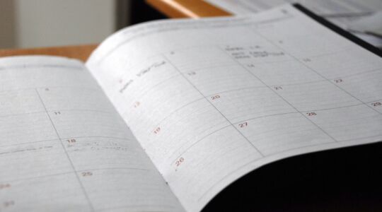 Een agenda opengeklapt