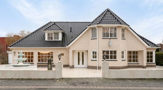 funda almere villa foute inrichting