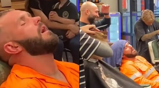 In slaap gevallen bij de kapper