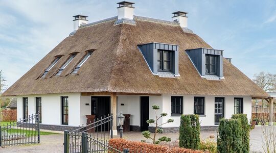 woning landhuis met bruine kroeg