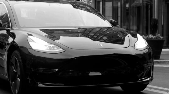 Illustratie voor: Elektrische auto kopen? Doe dit in 2024, voordat je te laat bent