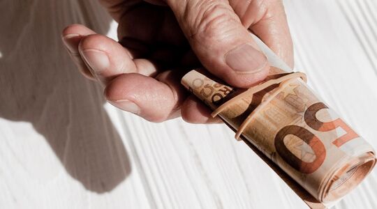 hoeveel geld krijg je als je ziek bent salaris