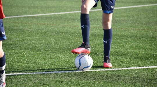 Illustratie voor: Van materiaalman tot fysio in het voetbal: de gemiddelde salarissen op een rij