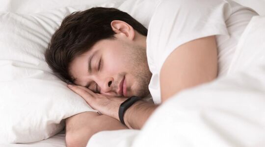 Dit is wat er met je lichaam gebeurt als je te lang slaapt