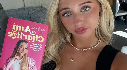 ami charlize geld verdienen