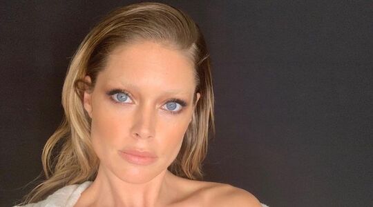 Illustratie voor: Foto’s: Topmodel Doutzen Kroes zet luxe penthouse in Amsterdam te koop voor € 2,2 miljoen