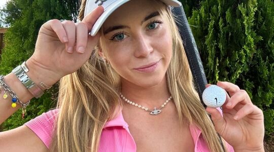 Grace Charis instagram