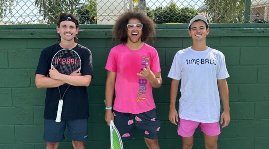 Redfoo Amerikaanse artiest maakt prof debuur tennis
