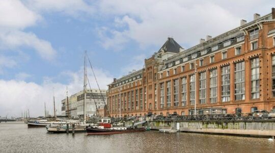 De buitenzijde van het appartement van Eric Kuster.