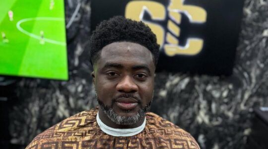 Kolo Touré in de kappersstoel