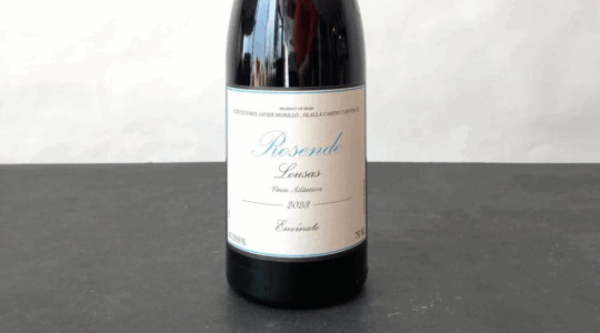 Fles rode wijn die je bij de Librije kan drinken