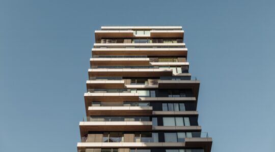 funda woning amsterdam met sportauto