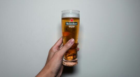 Een glas Heineken