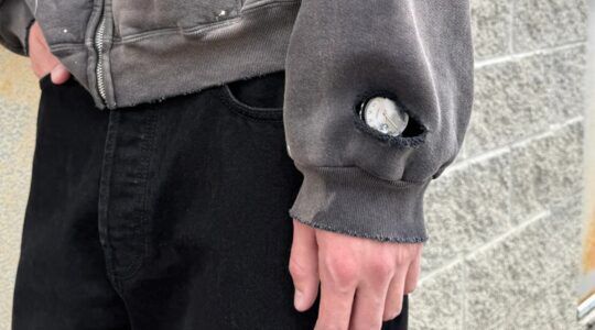 De virale Akimbo-hoodie.