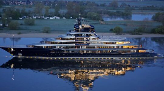 Het superjacht van de rijkste man van Oekraïne.