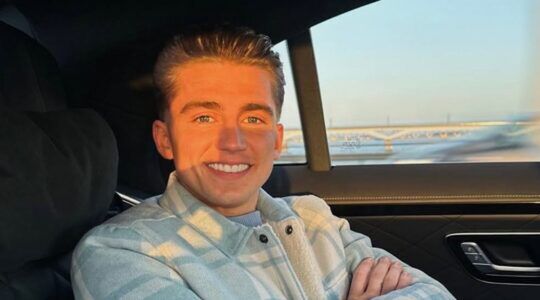 Mart Hoogkamer, de zanger die een nieuwe villa kocht.