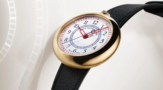 Het horloge van Louis Vuitton.