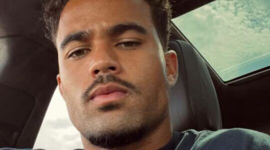 Justin Kluivert, die zijn rijbewijs in moet leveren omdat hij te snel reed met zijn auto's