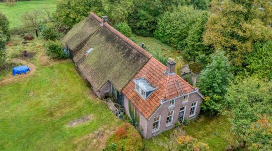 De woonboerderij die als opknapper wordt aangeboden via Funda.