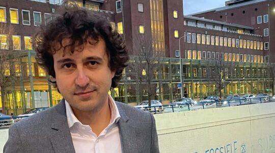Jesse Klaver, de politicus die drie kinderen heeft met zijn vrouw.