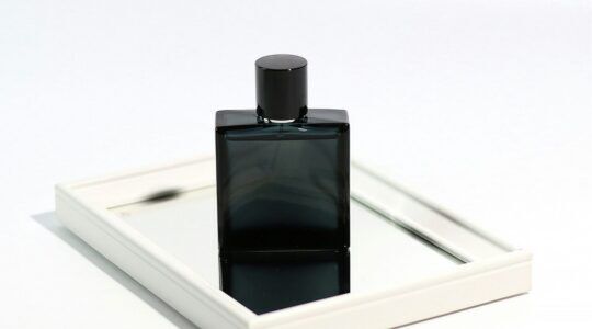 Flesje parfum dat geschikt is voor de herfst