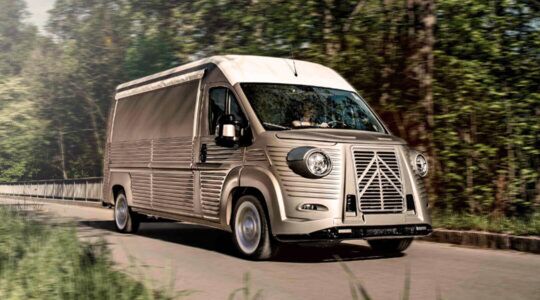 Citroën busje met body-kit in kwestie