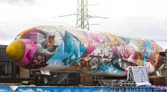 privéjet omgetoverd naar airbnb