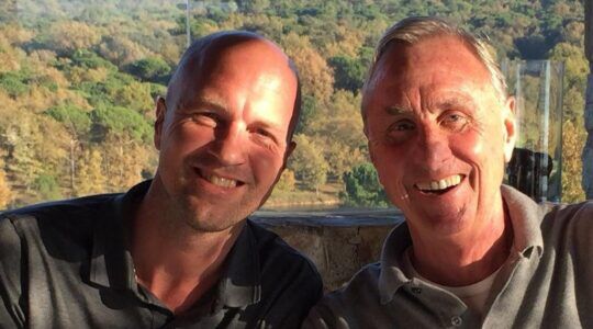 Jordi Cruijff samen met zijn vader Johan Cruijff