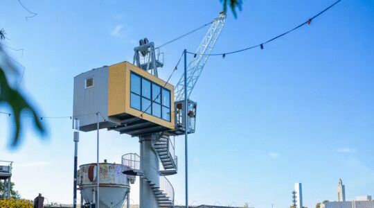 Hijskraan Airbnb in kwestie