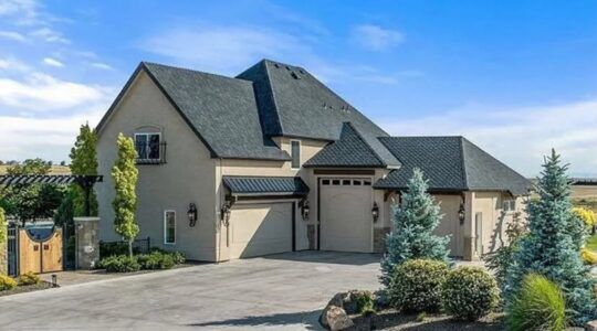 De voorzijde van de woning in Idaho.