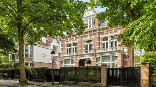 De voorzijde van de duurste woning van Den Haag.