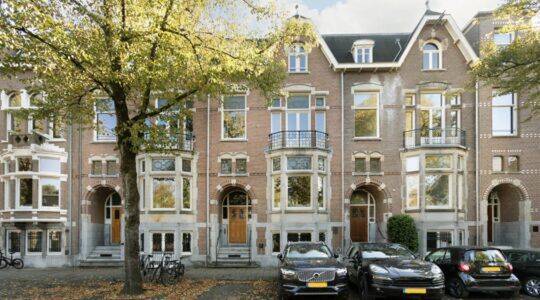 De voorzijde van de woning van Prins Maurits.