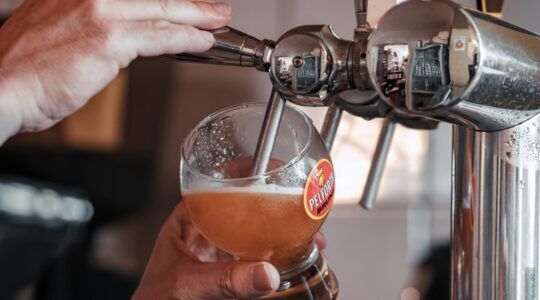 Een drankje dat zorgt voor een kater en het ziekmelden van werk.