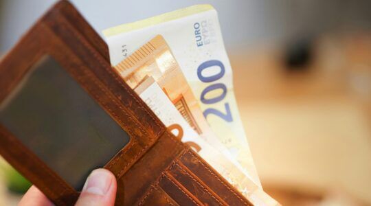 Geld, wat je met je belastingaangifte over 2025 terug kunt krijgen.