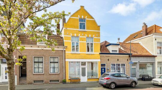 Het exterieur van het huis in Vlissingen.