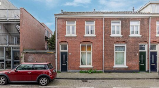 De buitenzijde van de Funda-woning die voor ophef zorgde.