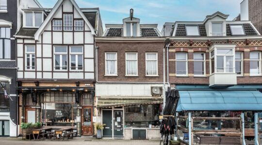 Het te koop staande huis in Amsterdam.