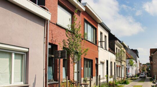 Woningen die moeilijker te verkrijgen zijn dankzijd de verhoging van de hypotheekrente.