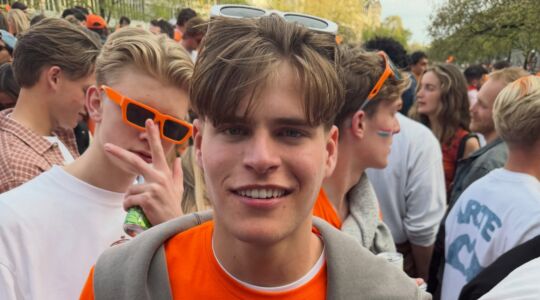 Niels Wennemars op de foto bij Koningsdag