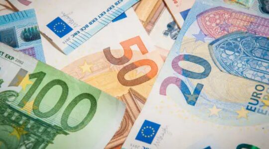 Geld, wat je wellicht meer gaat verdienen dankzij de nieuwe regels in Nederland.