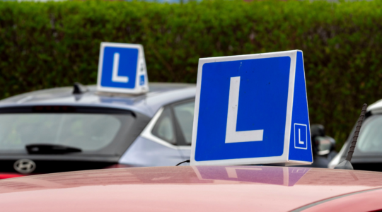 Twee lesauto's
