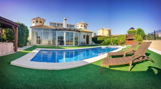 Een superdeluxe villa in Spanje met een zwembad