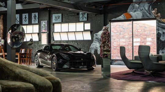 De te koop staande mancave.
