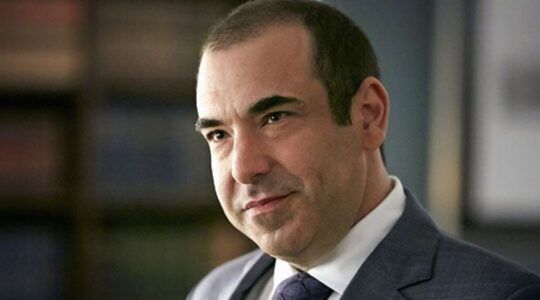 Rick Hoffman in Suits