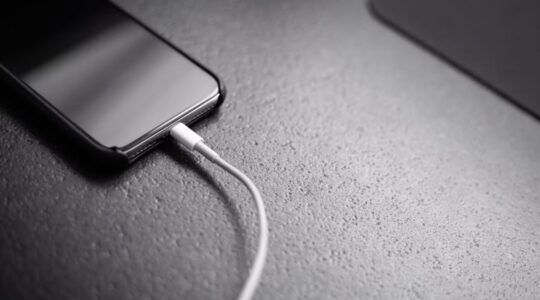 Kabel in telefoon.