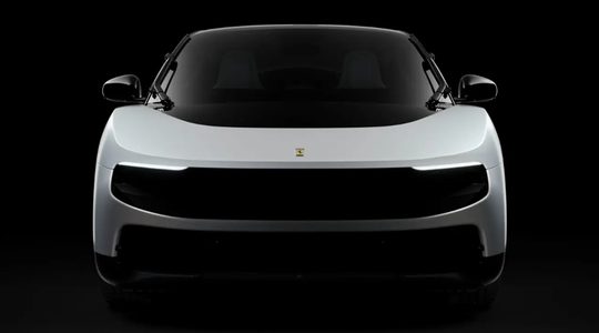 De voorkant van de elektrische Ferrari.