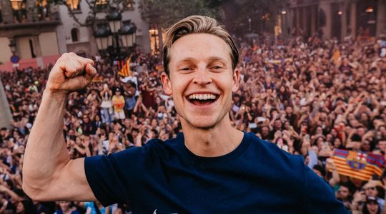 Frenkie de Jong in het lijstje van top 10 duurste Nederlandse transfers.