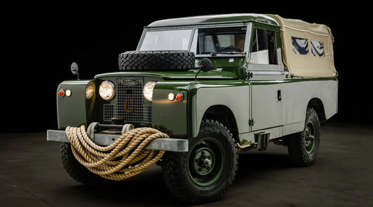 Een groene Land Rover