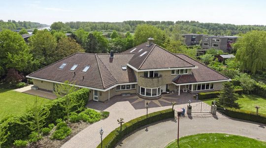 De woning van Aron Winter.